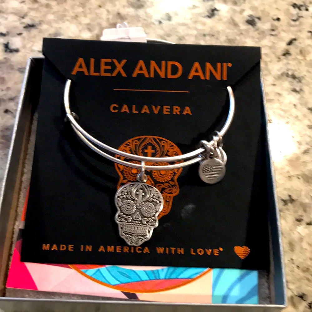 Calavera Charm Bangle